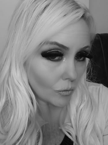 Customer photo review of Liz Invisible Long Hair Extension