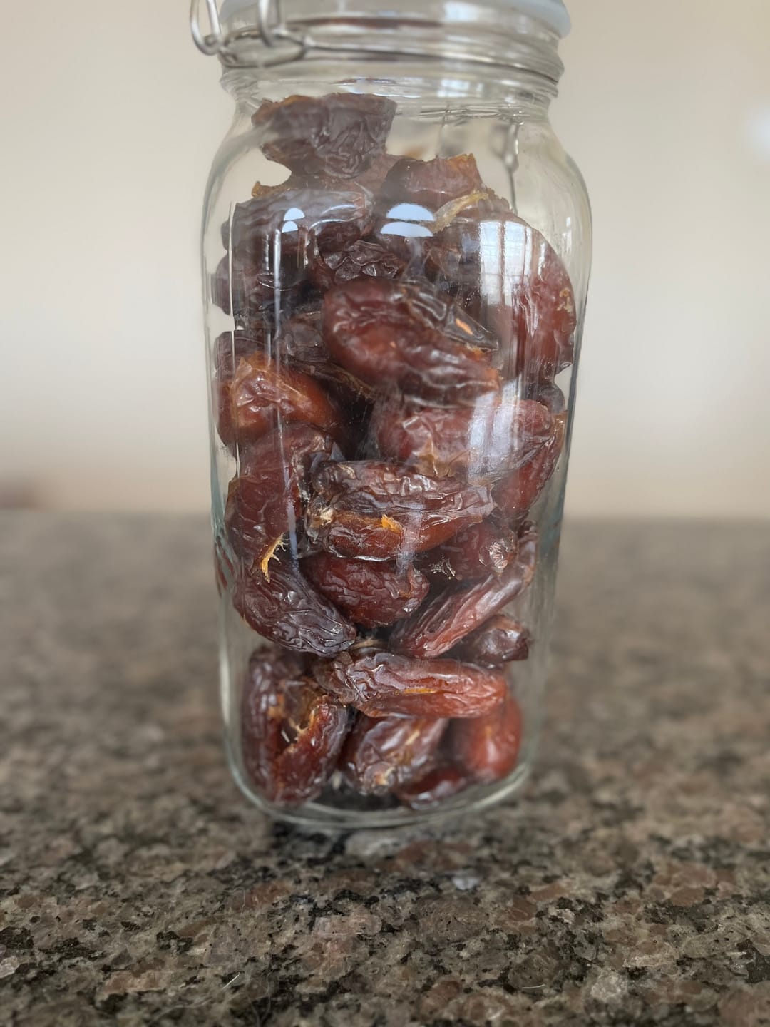 Customer photo review of Organic Large Medjool Dates Box