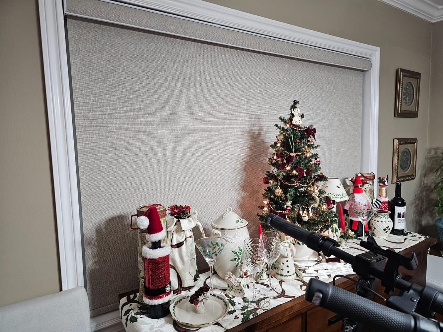 Customer photo review of Bringnox Motorized Roller Shades 100% Blackout Cream