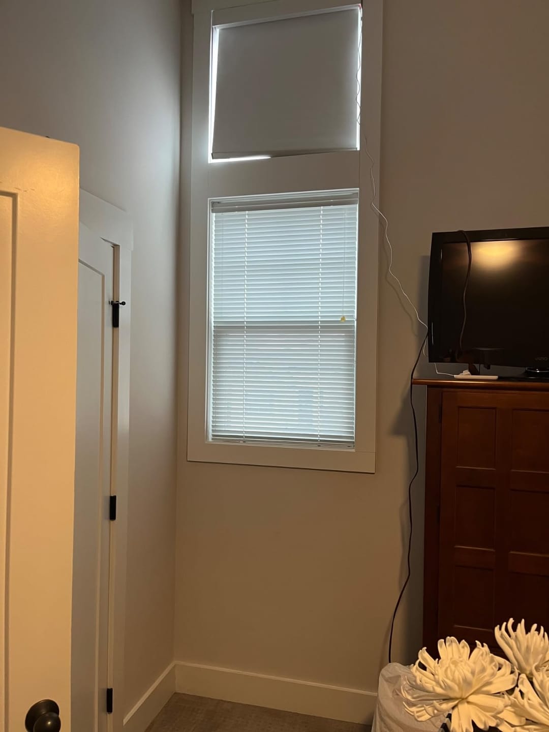 Customer photo review of Bringnox Motorized Roller Shades 100% Blackout Cream