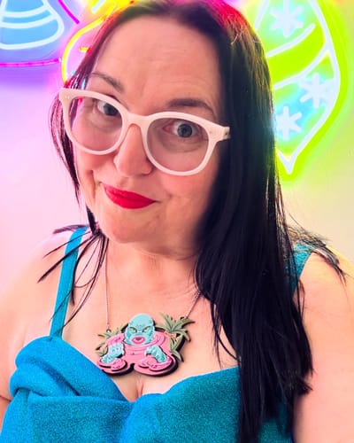 Customer photo review of BACKLOT NON DAMAGED - Jawbreaker Wiggle Dress in Turquoise Lurex - Vixen by Micheline Pitt