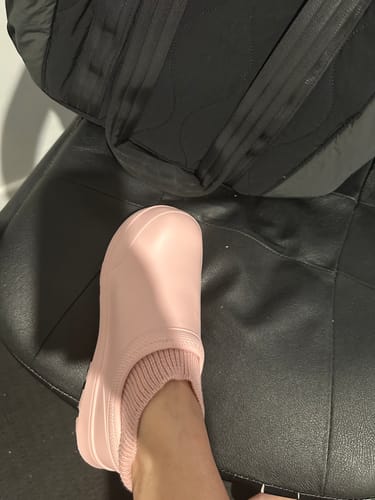 Customer photo review of Clomfy™ Unisex Classic Soho Clog