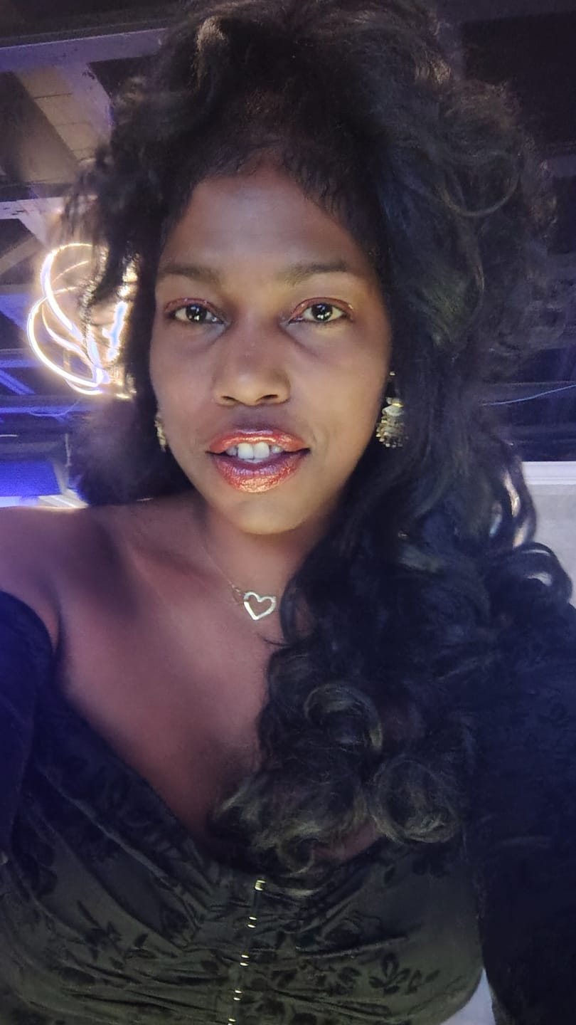 Customer photo review of Sensationnel Half Wig Instant Weave DRAWSTRING CAP IWD 3