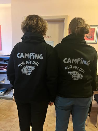 Customer photo review of Nur mit dir links Rückendruck | Premium Hoodie unisex