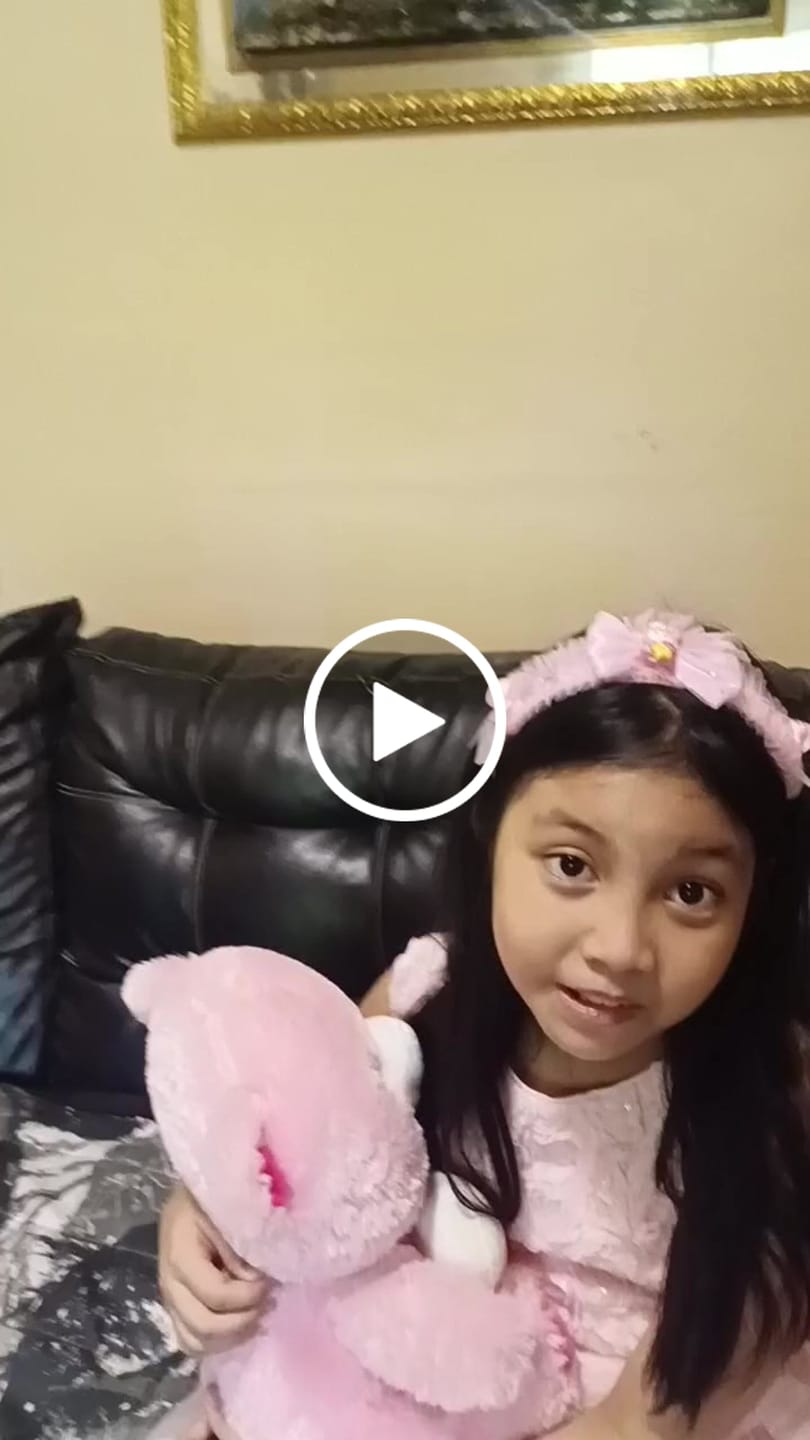 Customer video review of Printave™ Personalized Heart Locket Necklace