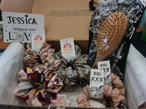 Customer photo review of XXL & CO Bamboo Round Hair Brush