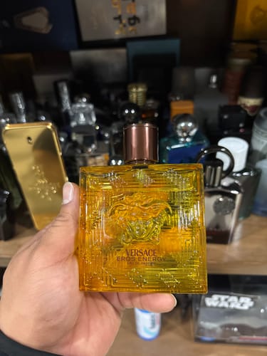 Reseña con foto de un cliente sobre Perfume Versace Eros Energy EDP