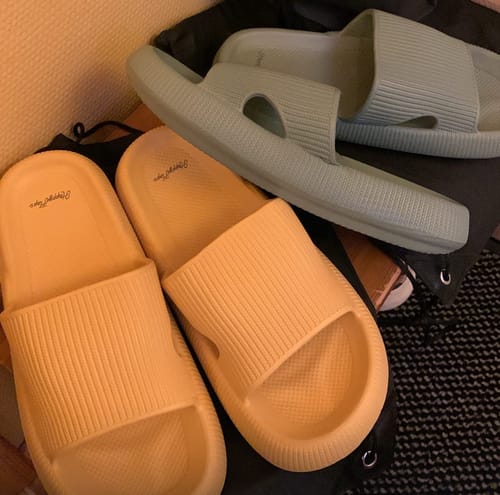 Customer photo review of HappyFlops