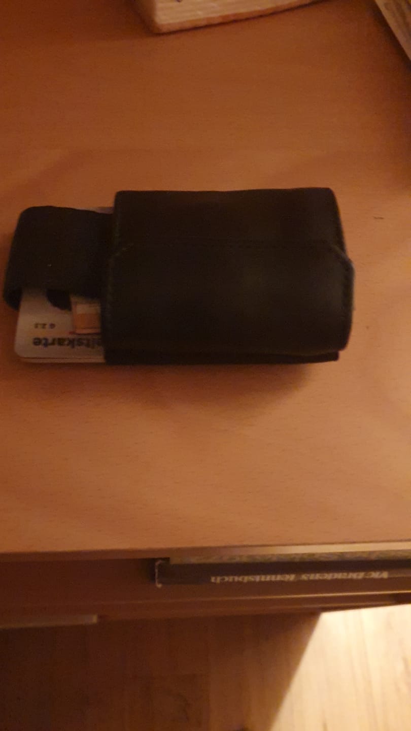 Customer photo review of Slimstar - slim wallet with small coin pocket