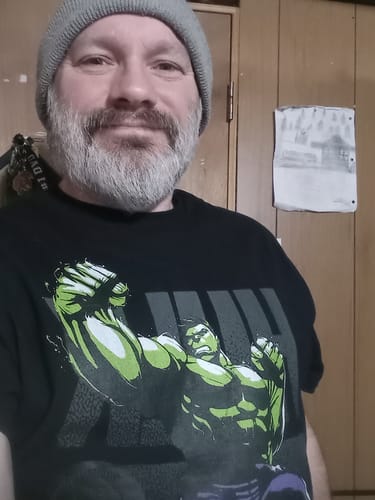 Customer photo review of Marvel Incredible Hulk Smash T-Shirt