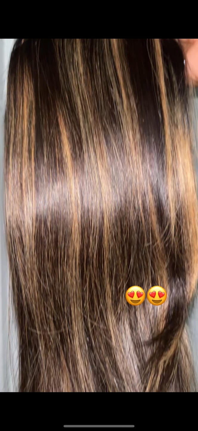 Customer photo review of Wavymy Layered Cut Balayage Highlight Wear Go Glueless 7x5 Lace Pre-Bleached Straight Wigs Pre-pluck 180% Density Human Hair Wigs