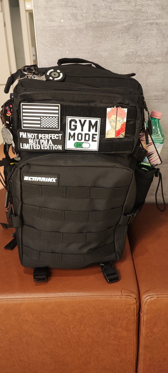 Customer photo review of Mochila Táctica 45L con compartimento para comida Negro