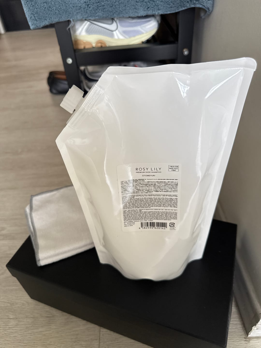 Customer photo review of プレミアムシューズシャンプー 詰め替え用 1L