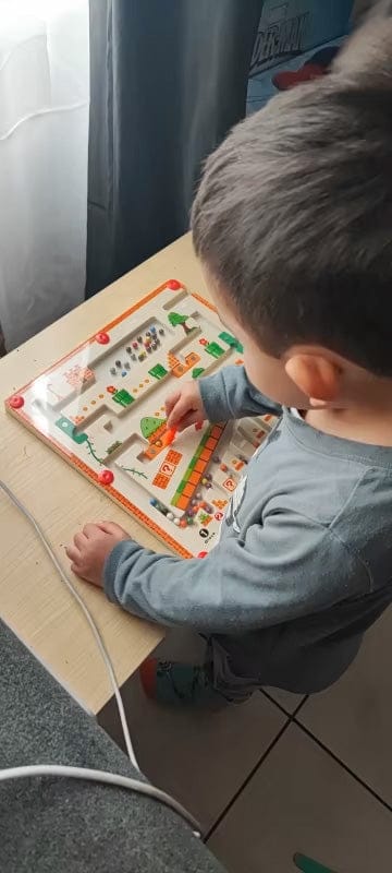 Customer photo review of Marvin's Magnetic Maze