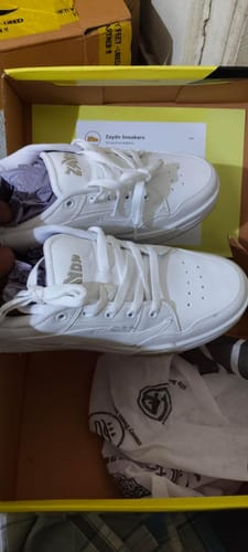 Customer photo review of ZEUS Moonlight White