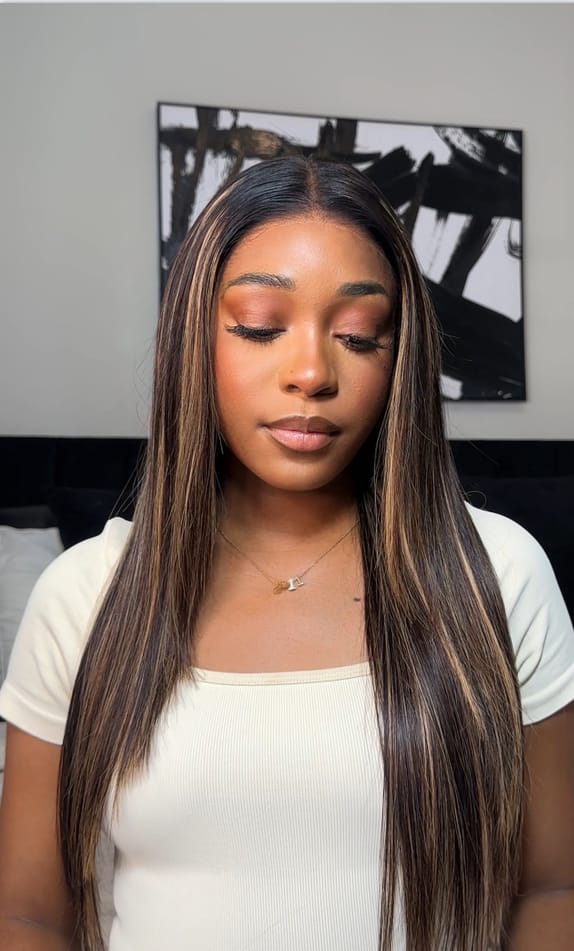 Customer photo review of Wavymy Layered Cut Balayage Highlight Wear Go Glueless 7x5 Lace Pre-Bleached Straight Wigs Pre-pluck 180% Density Human Hair Wigs