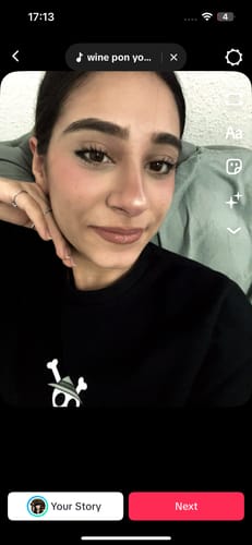 Customer photo review of Pretty Glitter Lip Kit