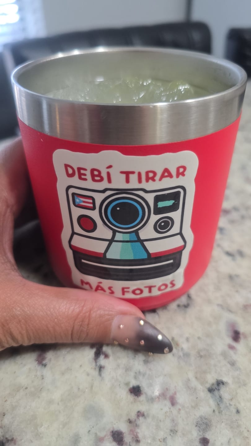 Customer photo review of Debí tirar más fotos (Sticker Laminado)