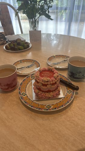 Customer photo review of mia mini cake