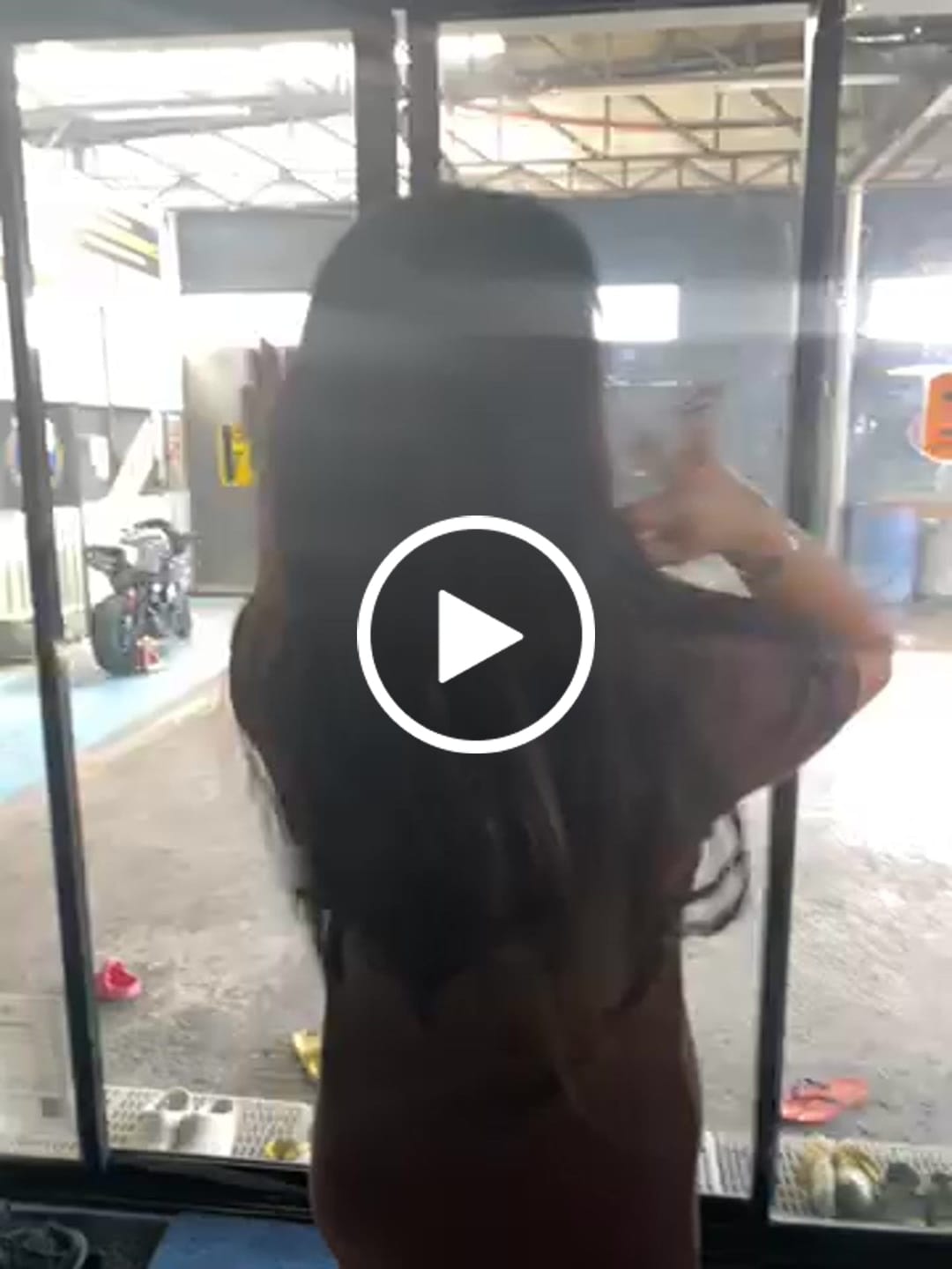 Customer video review of 16" Blowout