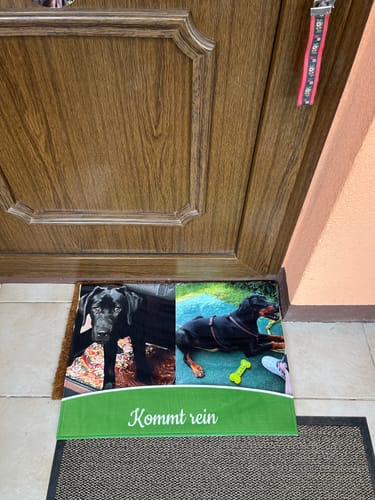 Customer photo review of Hunde-Türschild personalisiert mit Foto & Text (UV- und wetterfest)