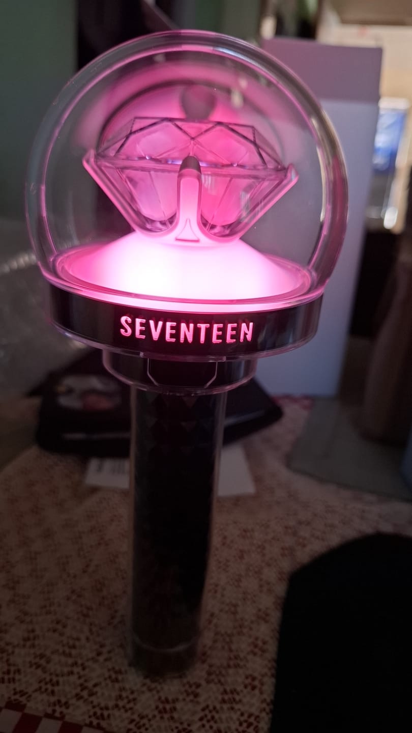 Customer photo review of SEVENTEEN - OFFICIAL LIGHT STICK VER.3