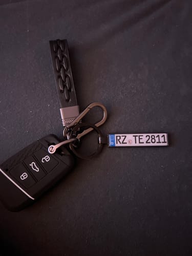 Customer photo review of Kennzeichen Schlüsselanhänger Mini Nummernschild Metall