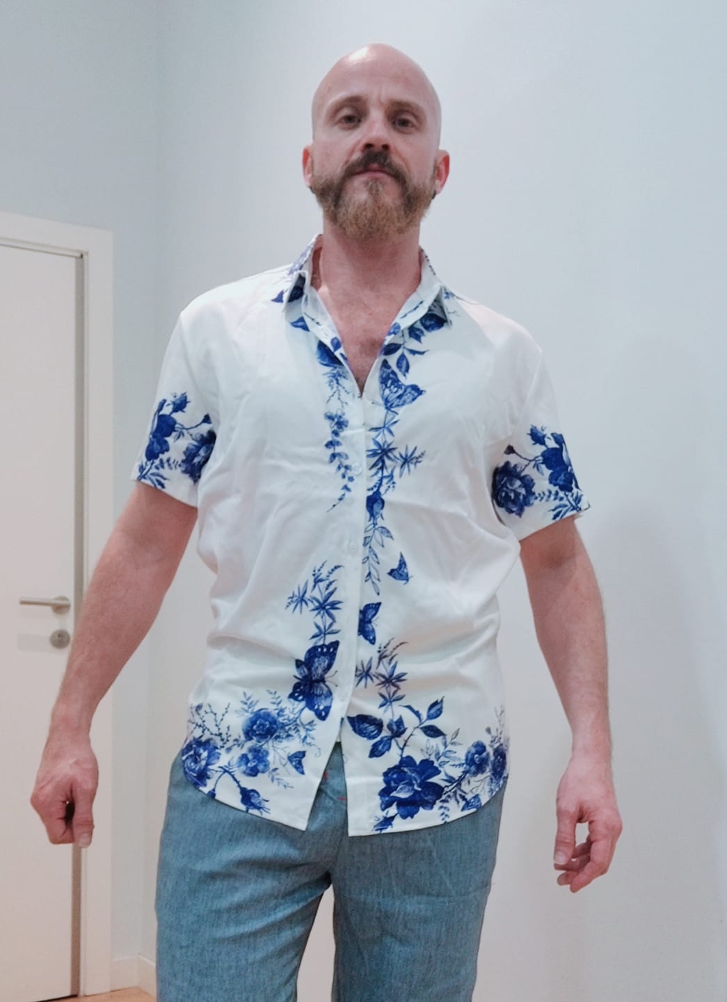 Customer photo review of Chemise hawaïenne à imprimé floral bleu pour homme