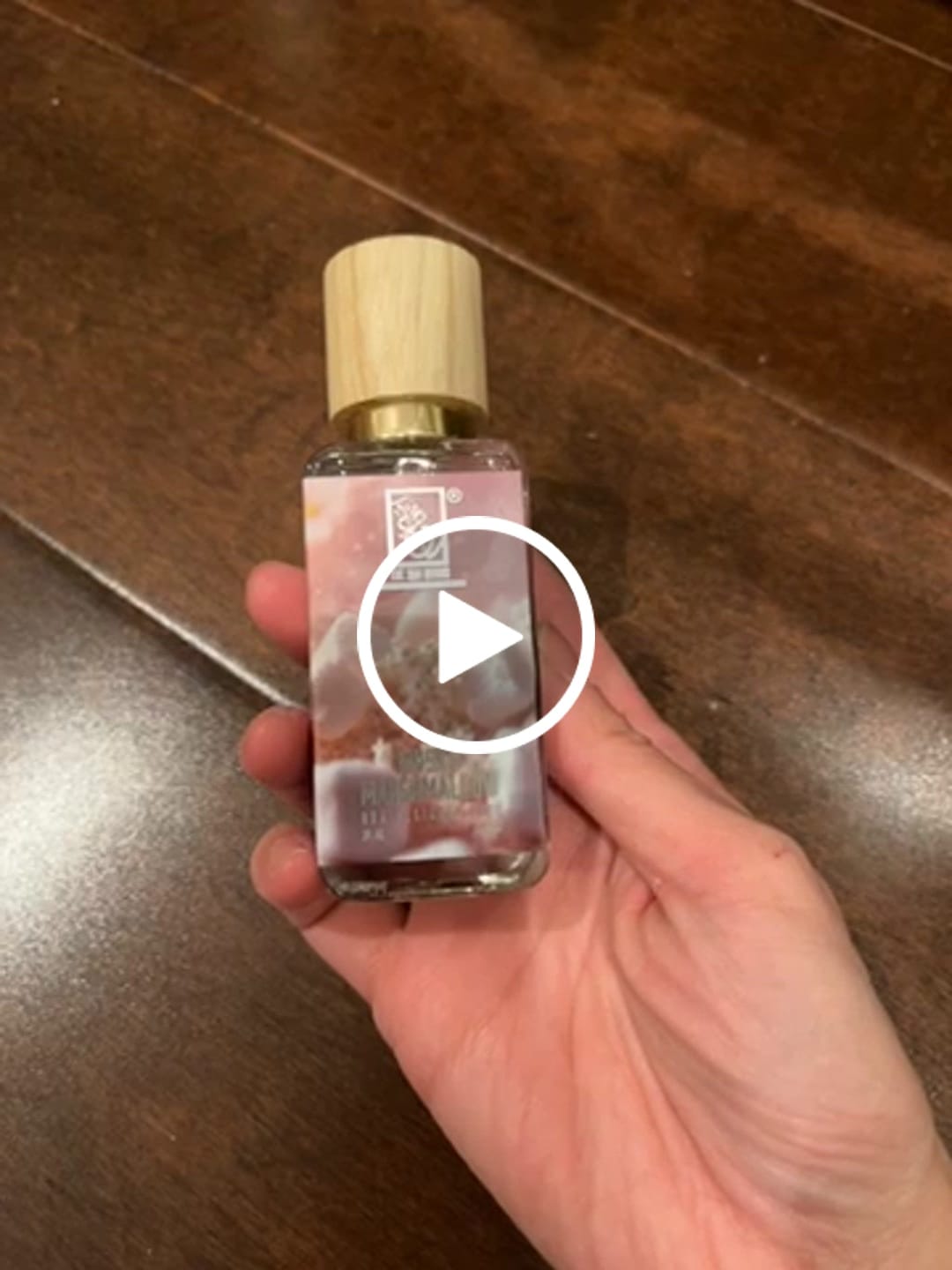 Customer video review of Musky Marshmallow