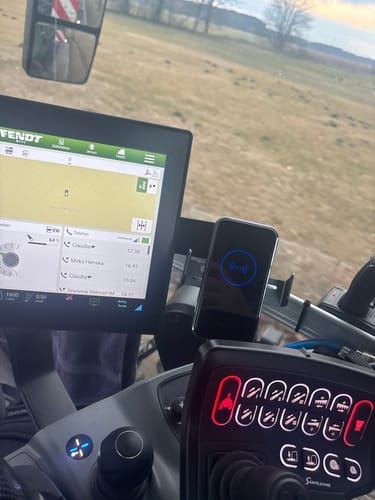 Customer photo review of Gadgetme Handyhalterung mit Wireless Ladefunktion passend für Fendt One 15W Fast Wireless