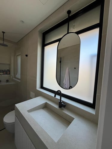 Customer photo review of מראה אובלית על עמוד לפי מידה