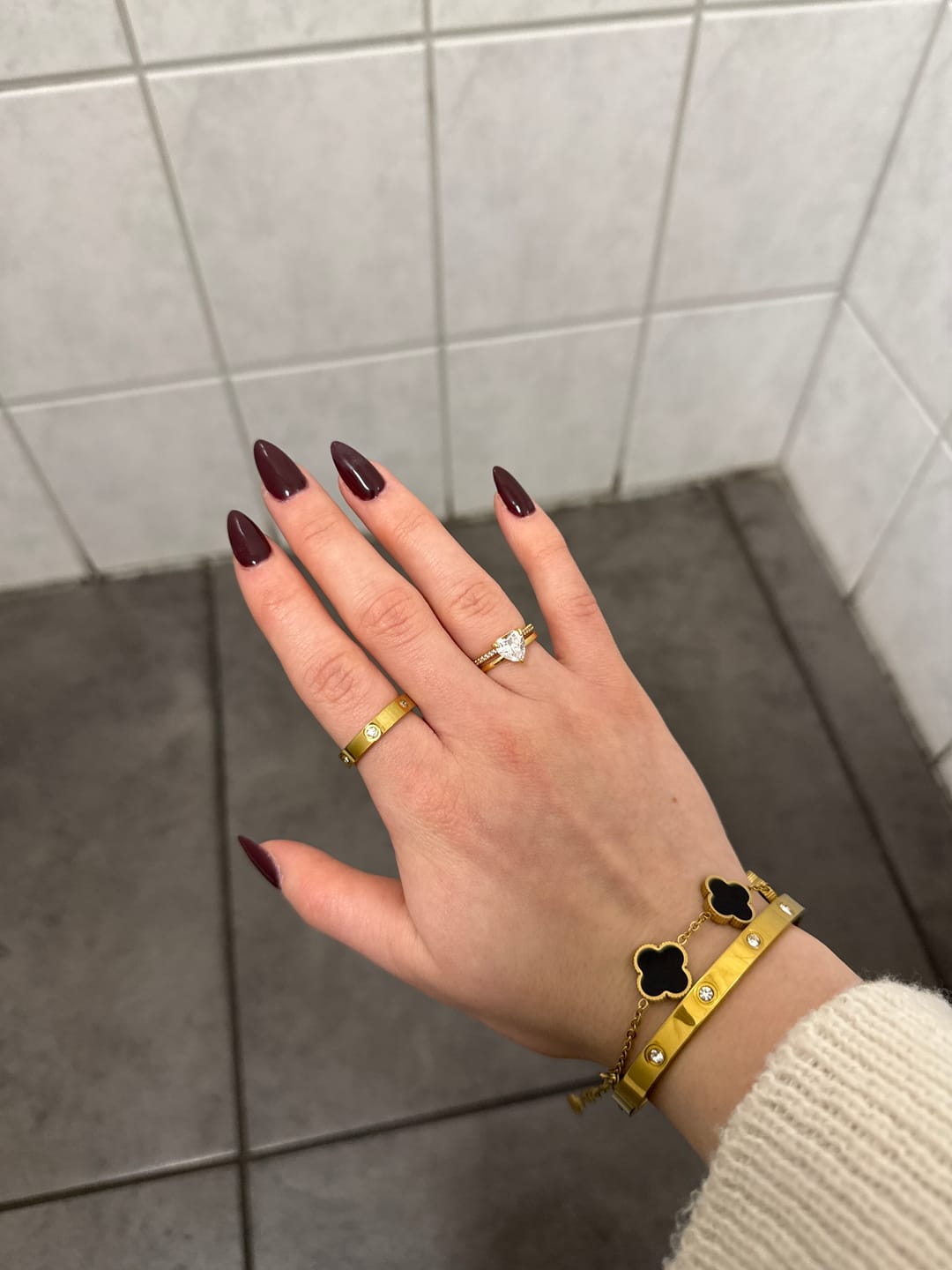 Customer photo review of Deluxe Timeless Stone Ring 14 Karat vergoldet