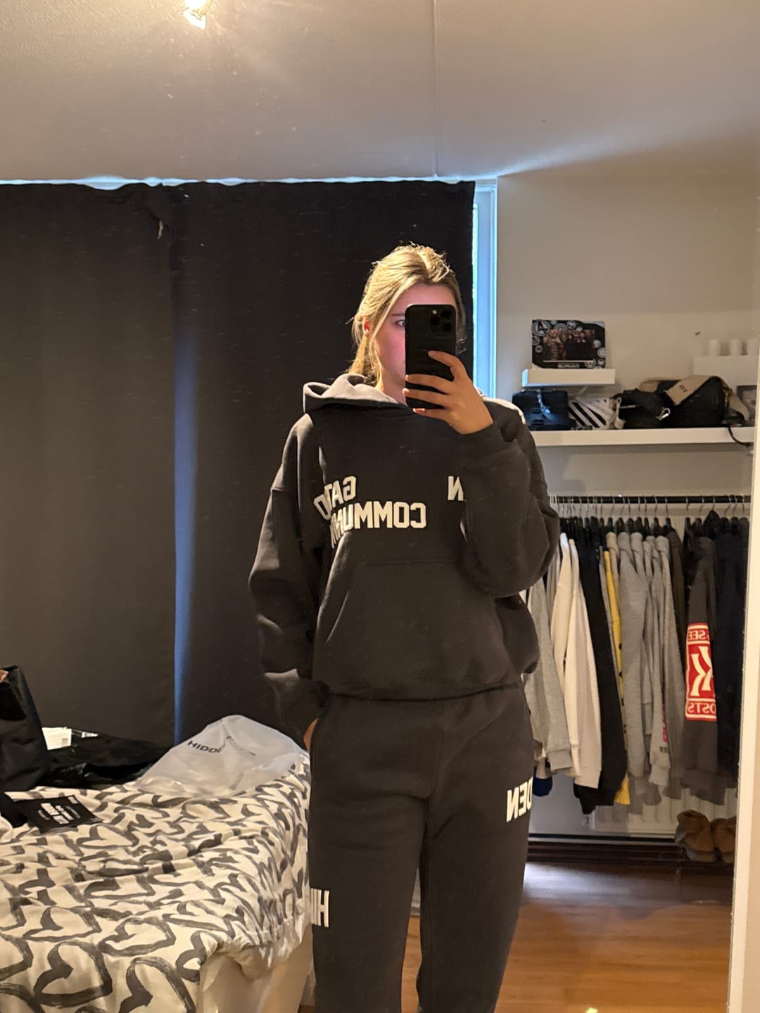 Customer photo review of GATED COMMUNITY HOODIE DARK GREY