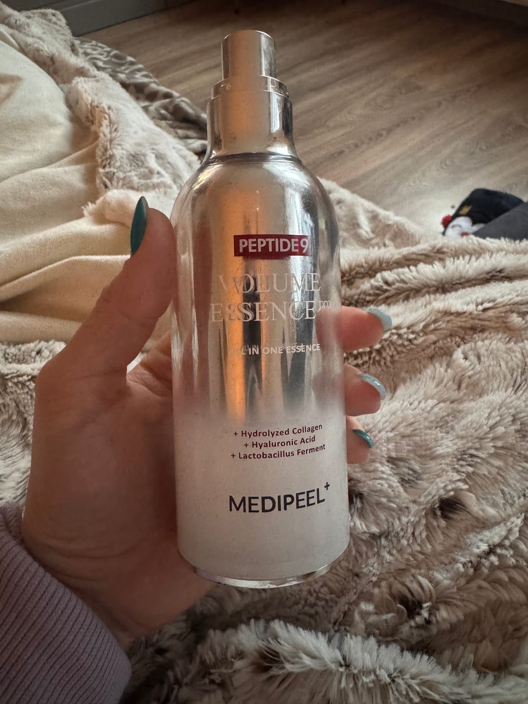 Customer photo review of Skābekļa liftinga esence ar peptīdiem Medi-Peel Peptide 9 Volume All In One Essence PRO