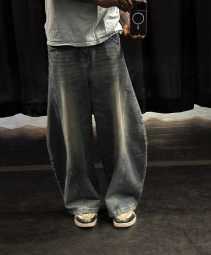 Customer photo review of Retro Straight Denim Wide-leg Pants