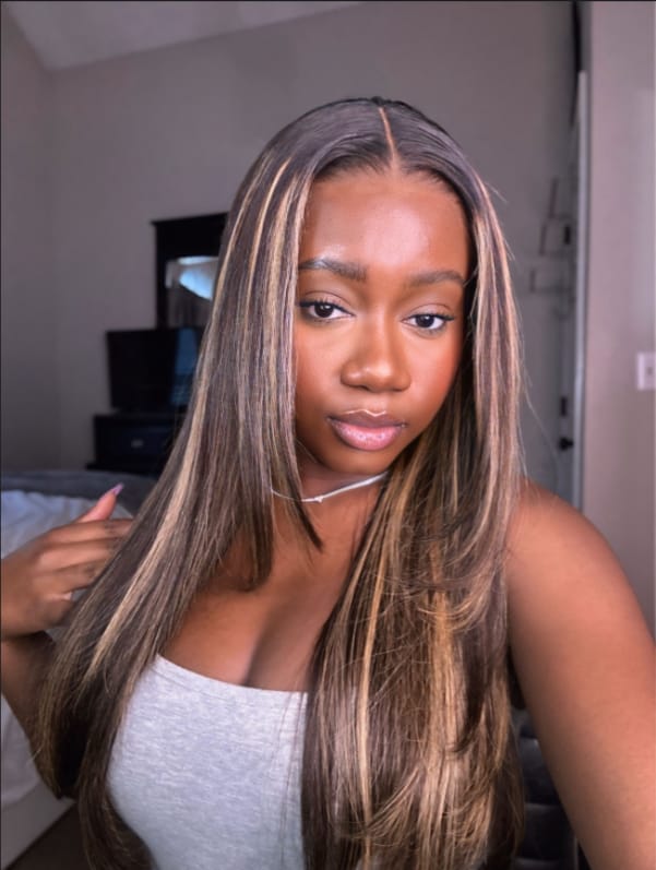 Customer photo review of Wavymy Layered Cut Balayage Highlight Wear Go Glueless 7x5 Lace Pre-Bleached Straight Wigs Pre-pluck 180% Density Human Hair Wigs