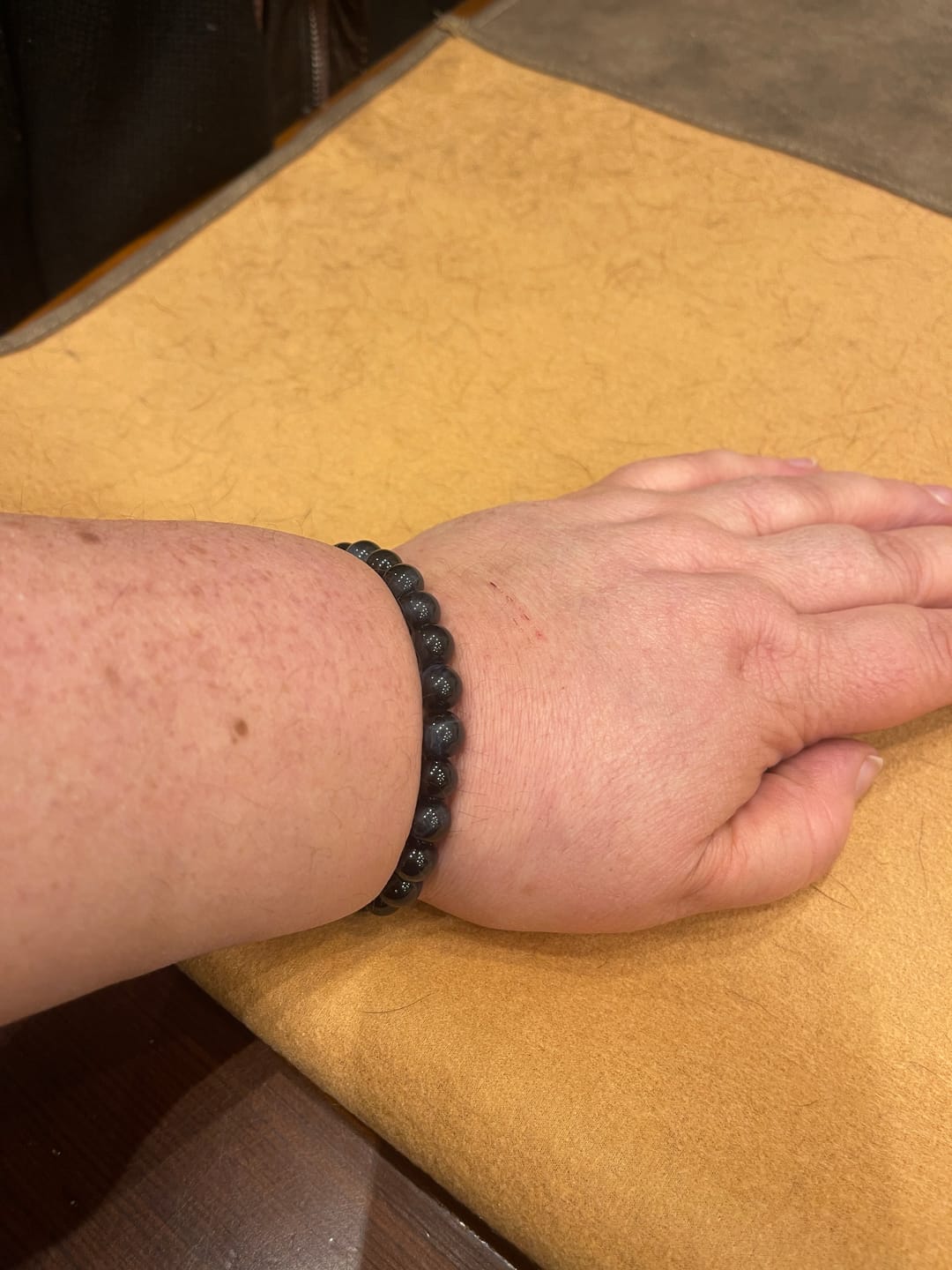 Customer photo review of Bracelet "Ange Gardien" en Oeil de Faucon