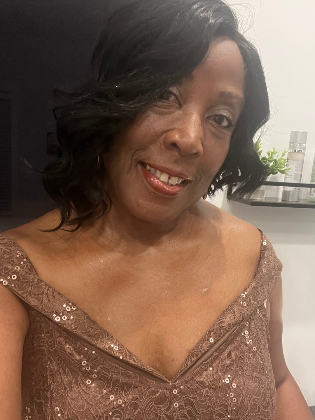 Customer photo review of Zury Sis Sassy 6" Deep Lace Part Wig - SASSY HM-H MILIO