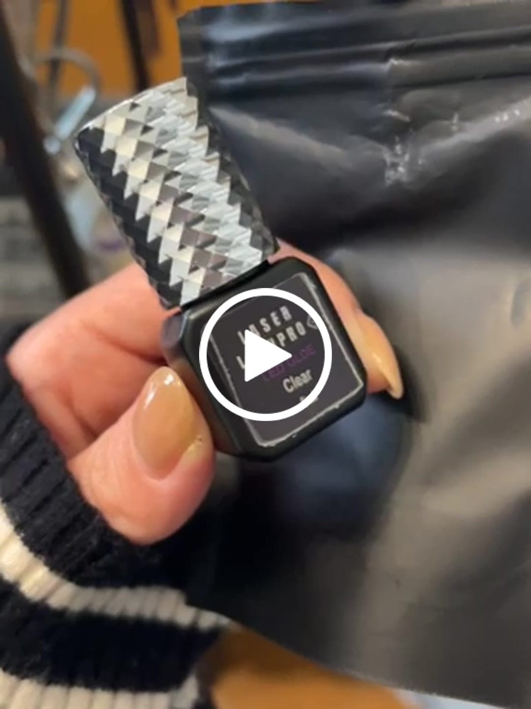 Customer video review of 100LEDプログルー