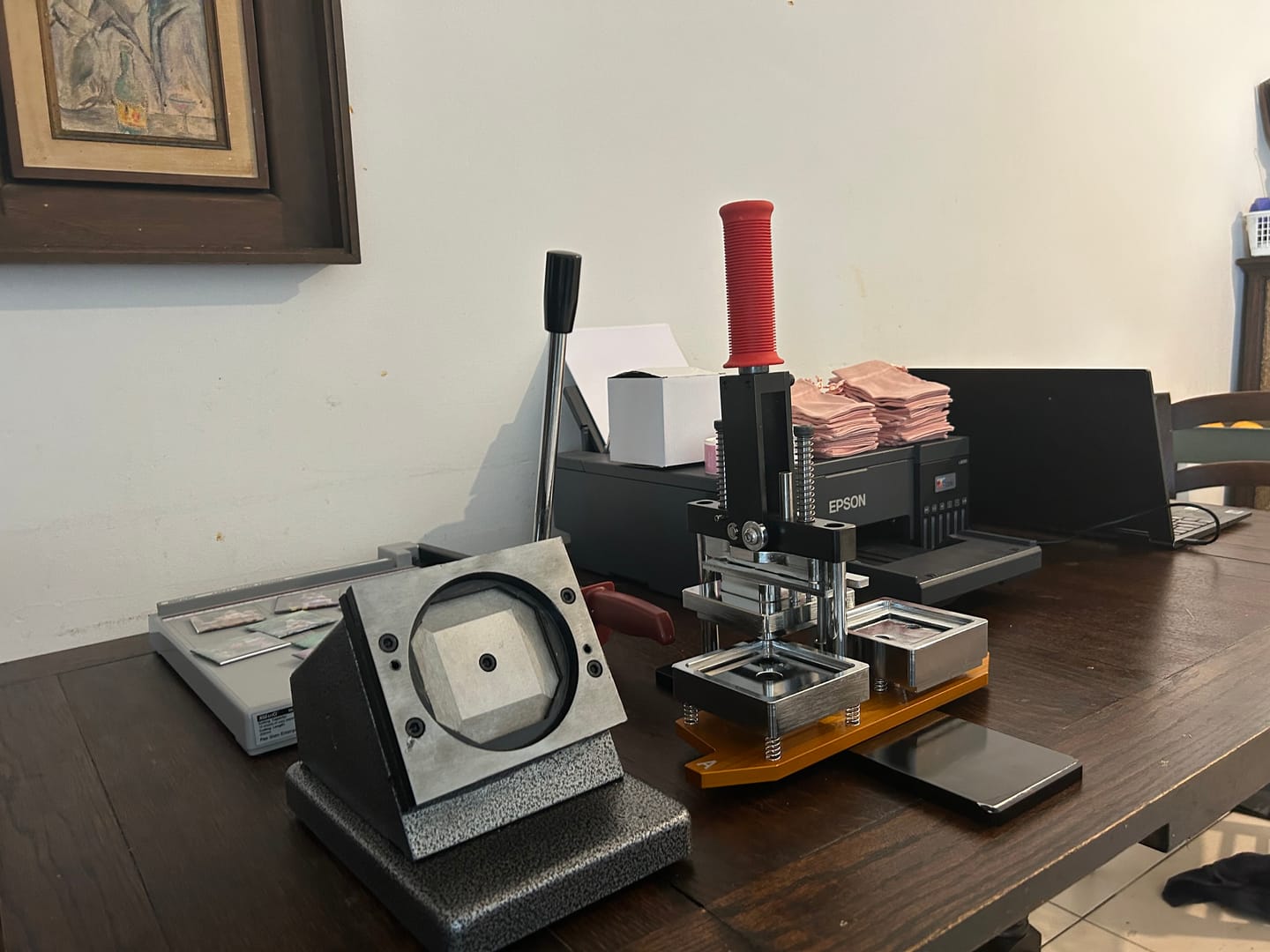 Customer photo review of 63.5x63.5MM（2.5"x2.5"） Magnets Machine Kit With Cutter And 1000 sets of Materials