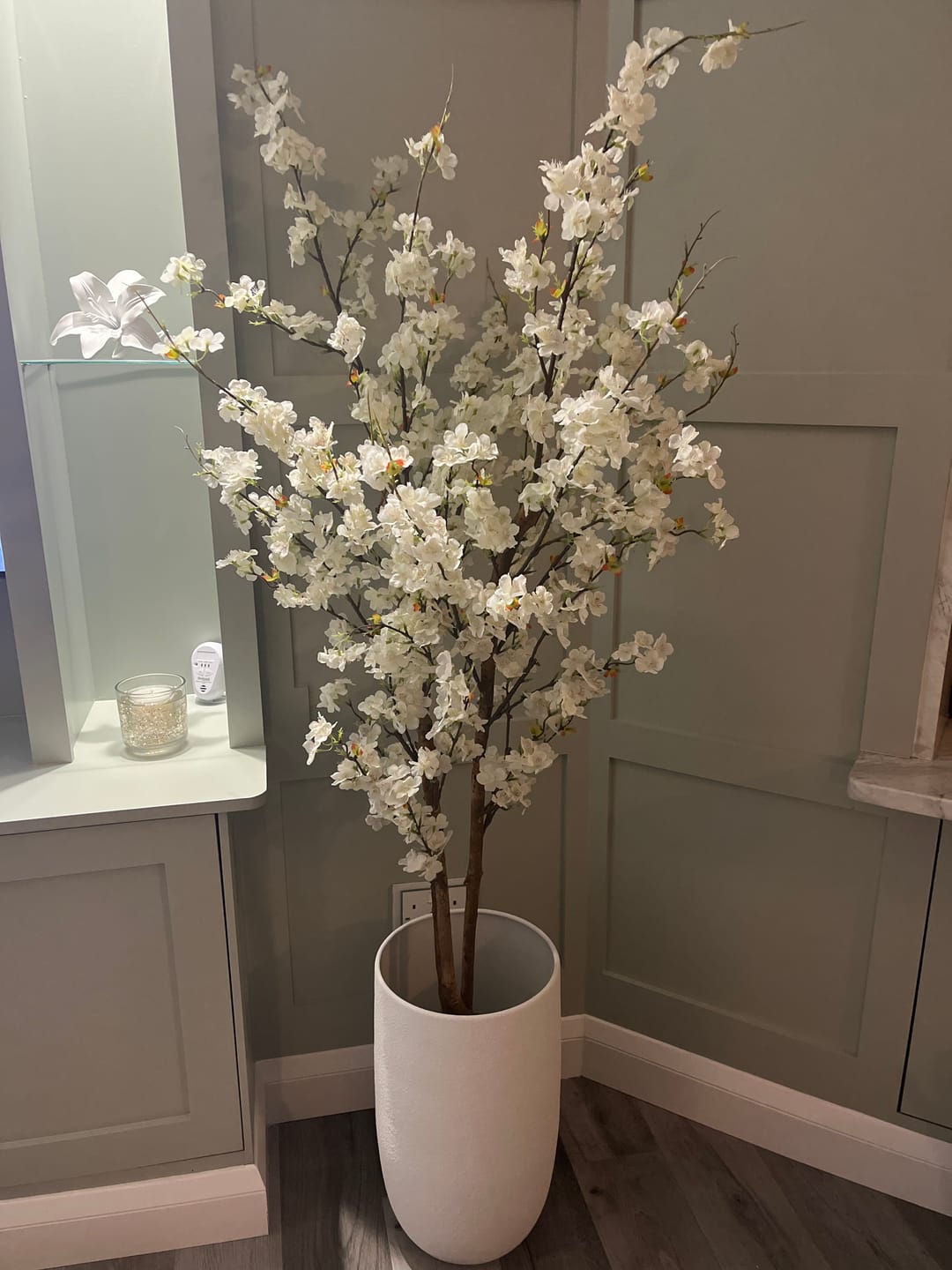 Kundenbewertung mit Foto: Hoher Eisen-Blumentopf – Weiß