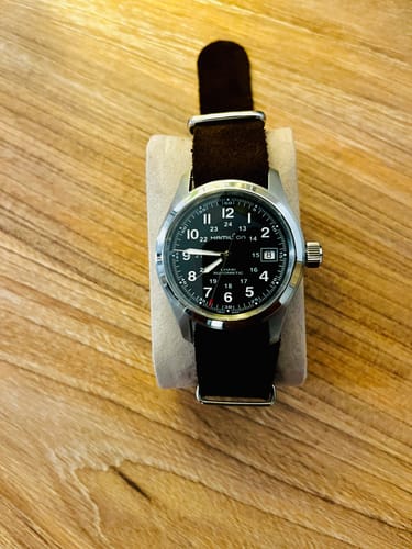 Customer photo review of Reloj Hamilton H70455733 Khaki Field Automático 38mm Negro