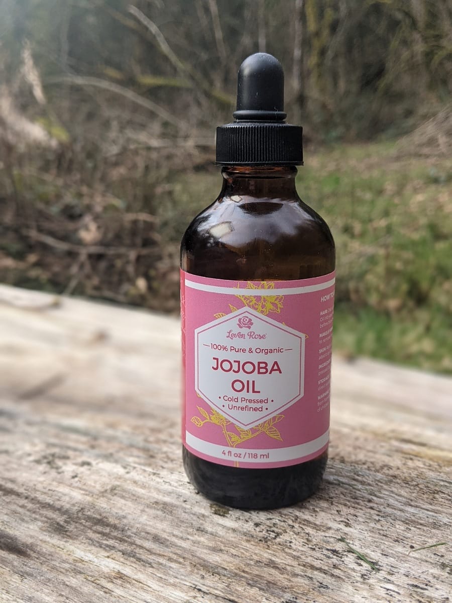 Customer photo review of Jojoba Oil by Leven Rose, Cold Pressed Moisturizer for Hair, Skin and Nails, 4oz