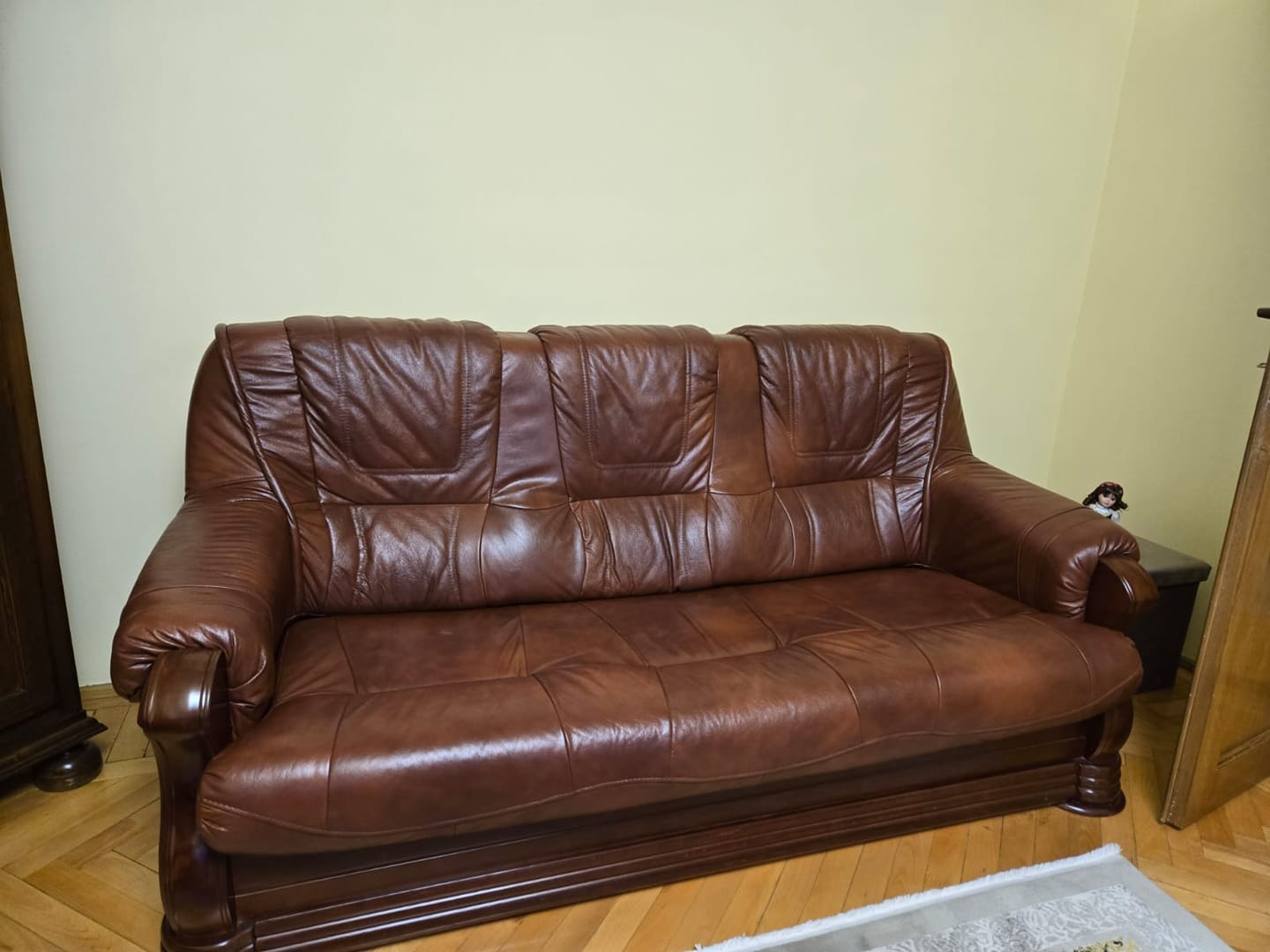 Customer photo review of PARMA 321 pachet special (canapea extensibila 3 locuri, canapea 2 locuri fixa, fotoliu fix din piele naturala Madras)