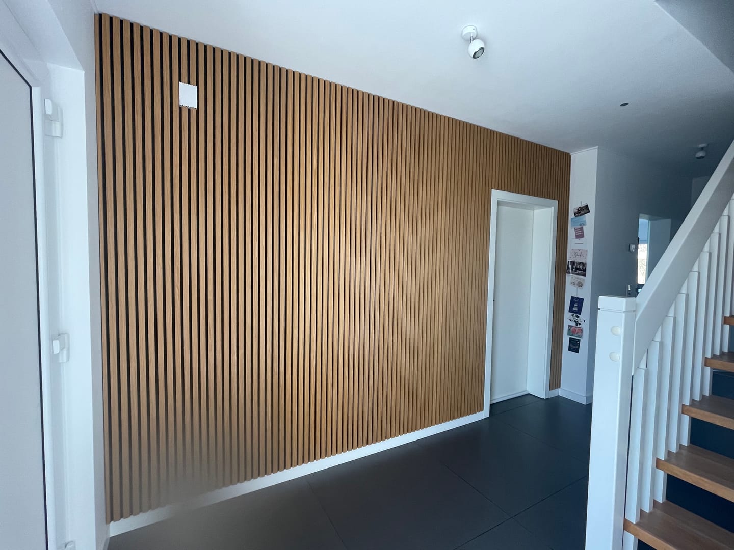 Customer photo review of Akustikpaneele Rustikale Eiche - 300 cm x 60 cm