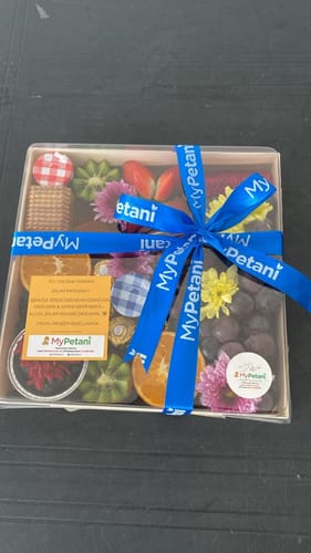 Customer photo review of Gold Fruit Grazing Platter [Malaysia]