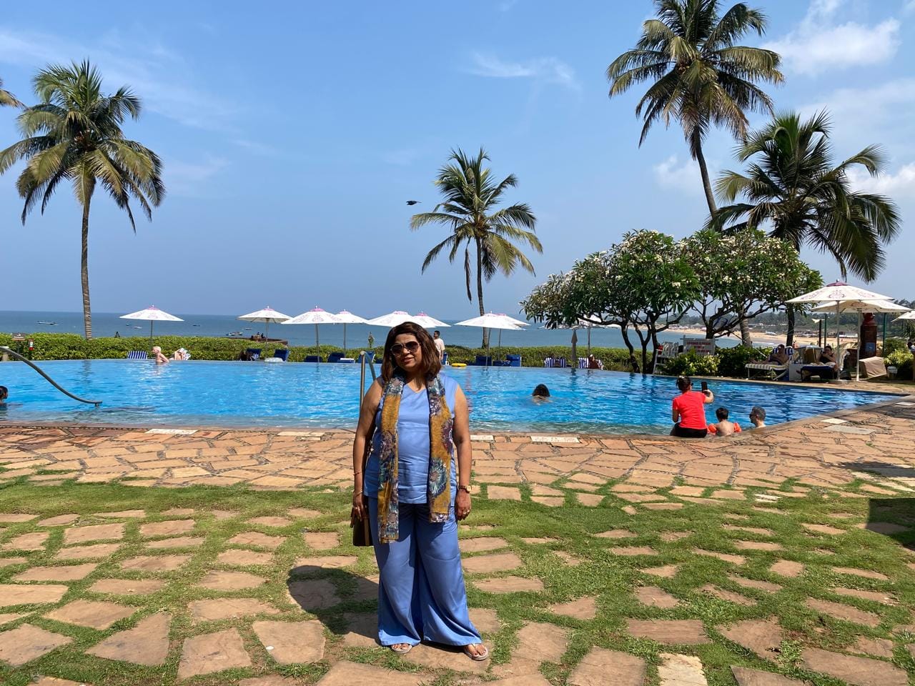 Customer photo review of English Blue V-Neck Sleeveless Top