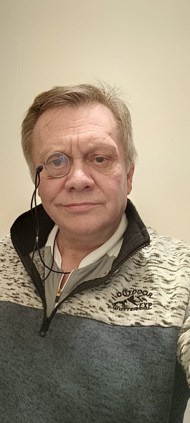 Customer photo review of Monocle - Silver (Dark Gun Metal)