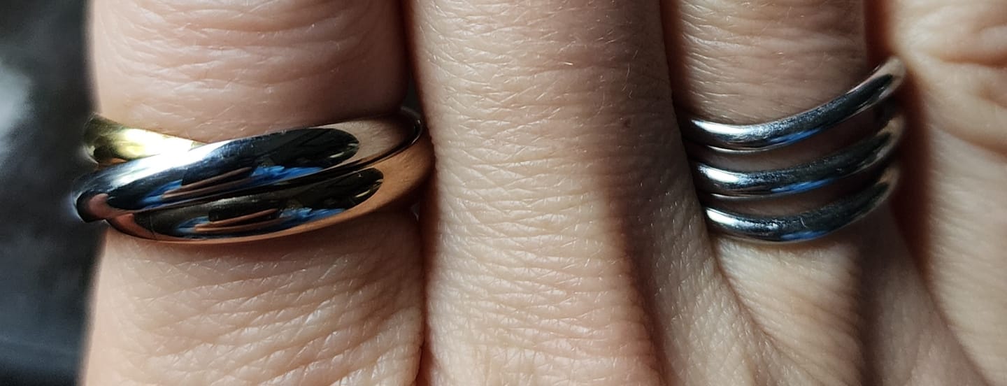 Customer photo review of Elena Three-Toned Loop Ring