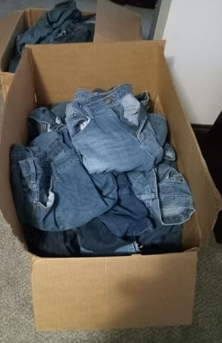 Customer photo review of Wrangler Jeans 34" and Down Bale